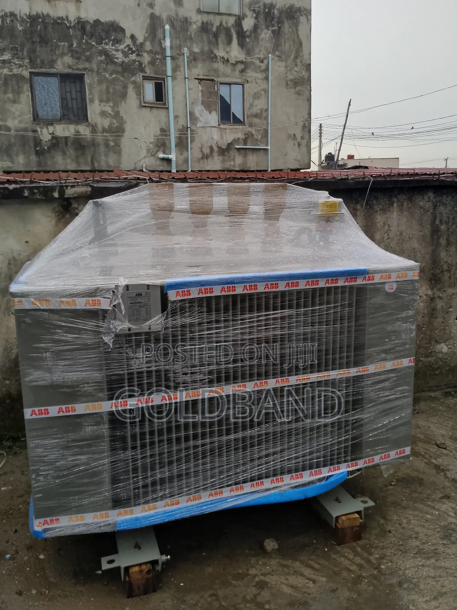 Abb 2000/11 Energy Efficient Power Distribution Transformer