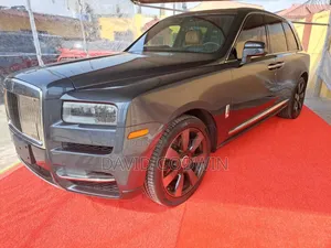 Rolls-Royce Cullinan Base 2020