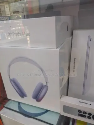 Premium Noise-cancelling Headphones