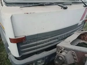Nissan Tractor Head