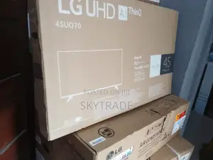 Super Smart Bright LG 45" TV + Youtube/Bluetooth