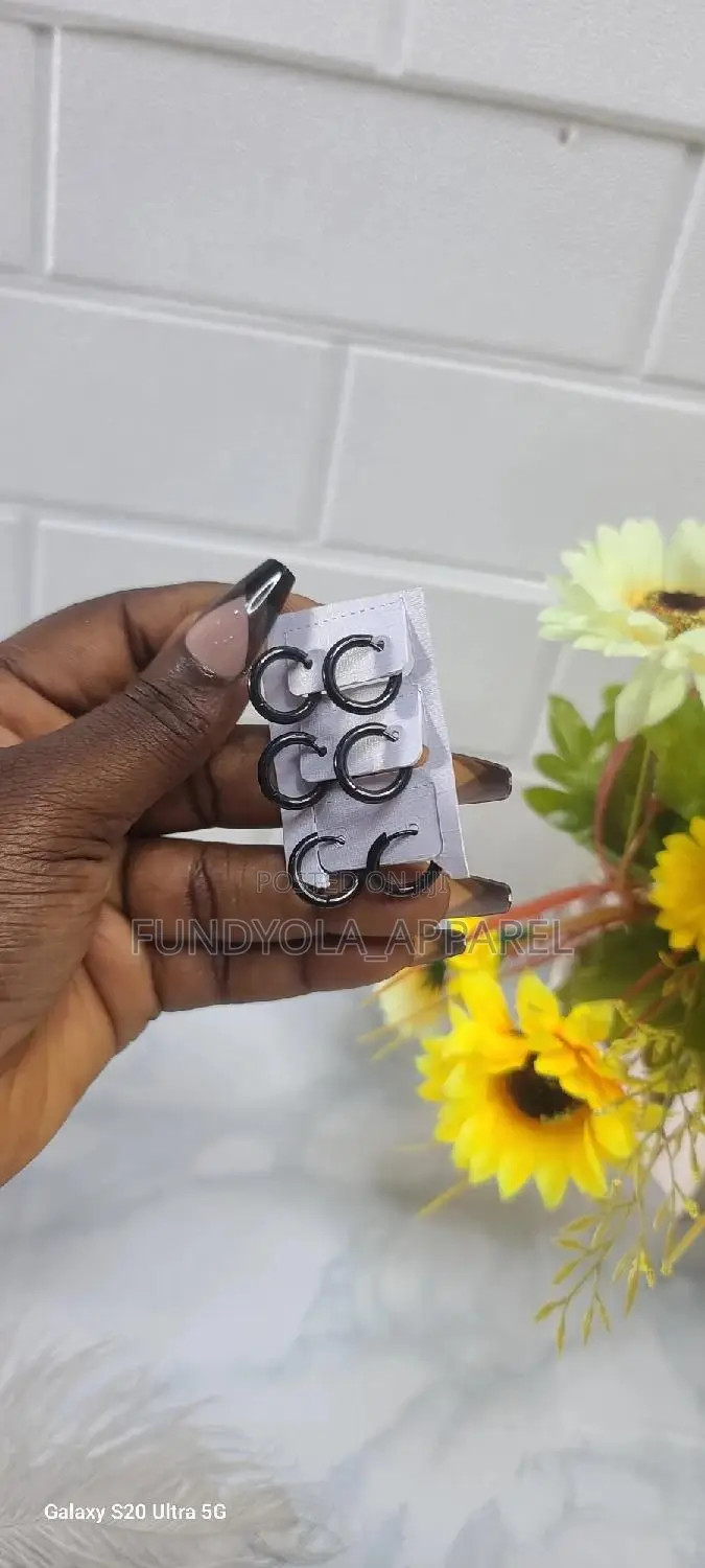 Mini Black Loop Earring