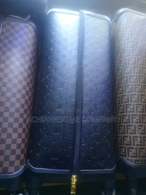 Good Quality LV Travelling Box.