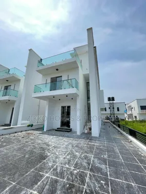 5bdrm Duplex in Orchid Road, Chevron for sale