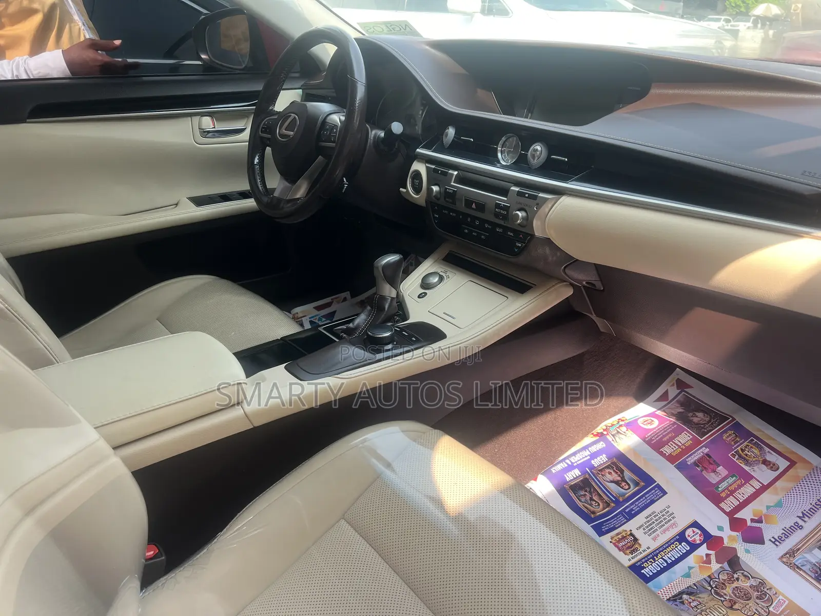 Lexus ES 2016 Red