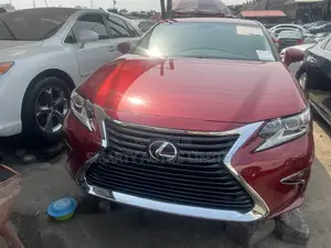 Lexus ES 2016 Red