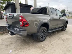 Toyota Hilux 2023 Gray