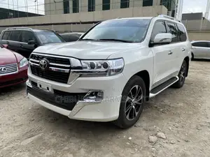 Toyota Land Cruiser 5.7 V8 VXR 2017 White
