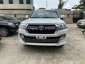 Toyota Land Cruiser 5.7 V8 VXR 2017 White
