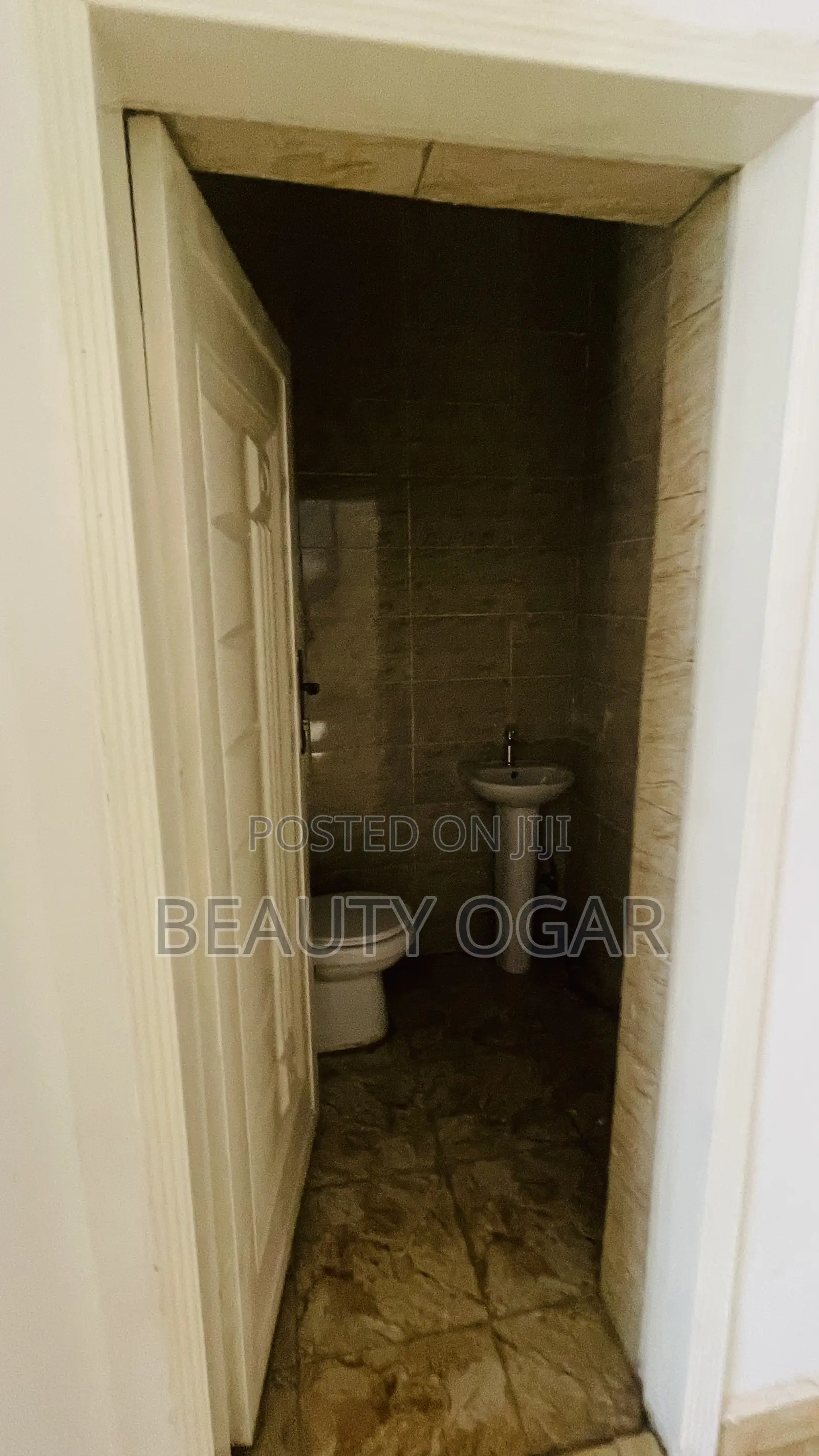 3bdrm Duplex in Apo District for rent