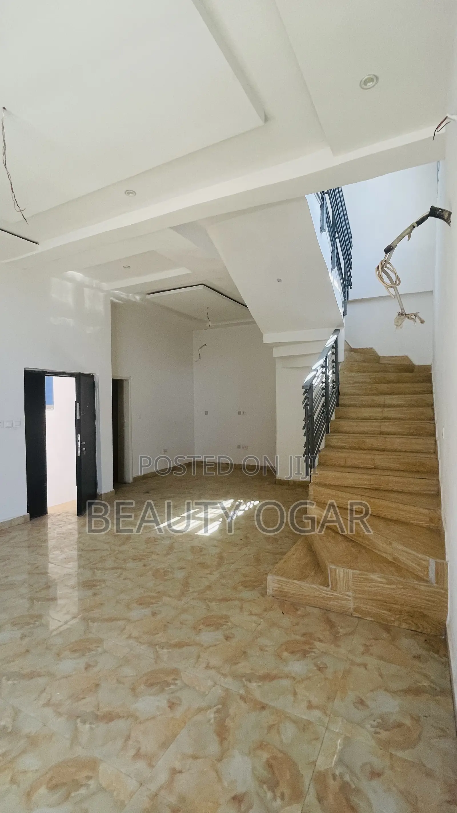 3bdrm Duplex in Apo District for rent