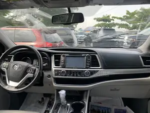 Toyota Highlander XLE 4dr SUV AWD (3.5L 6cyl 6A) 2015 Blue