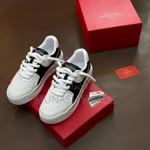 Valentino Leather Sneakers,Nationwide Delivery