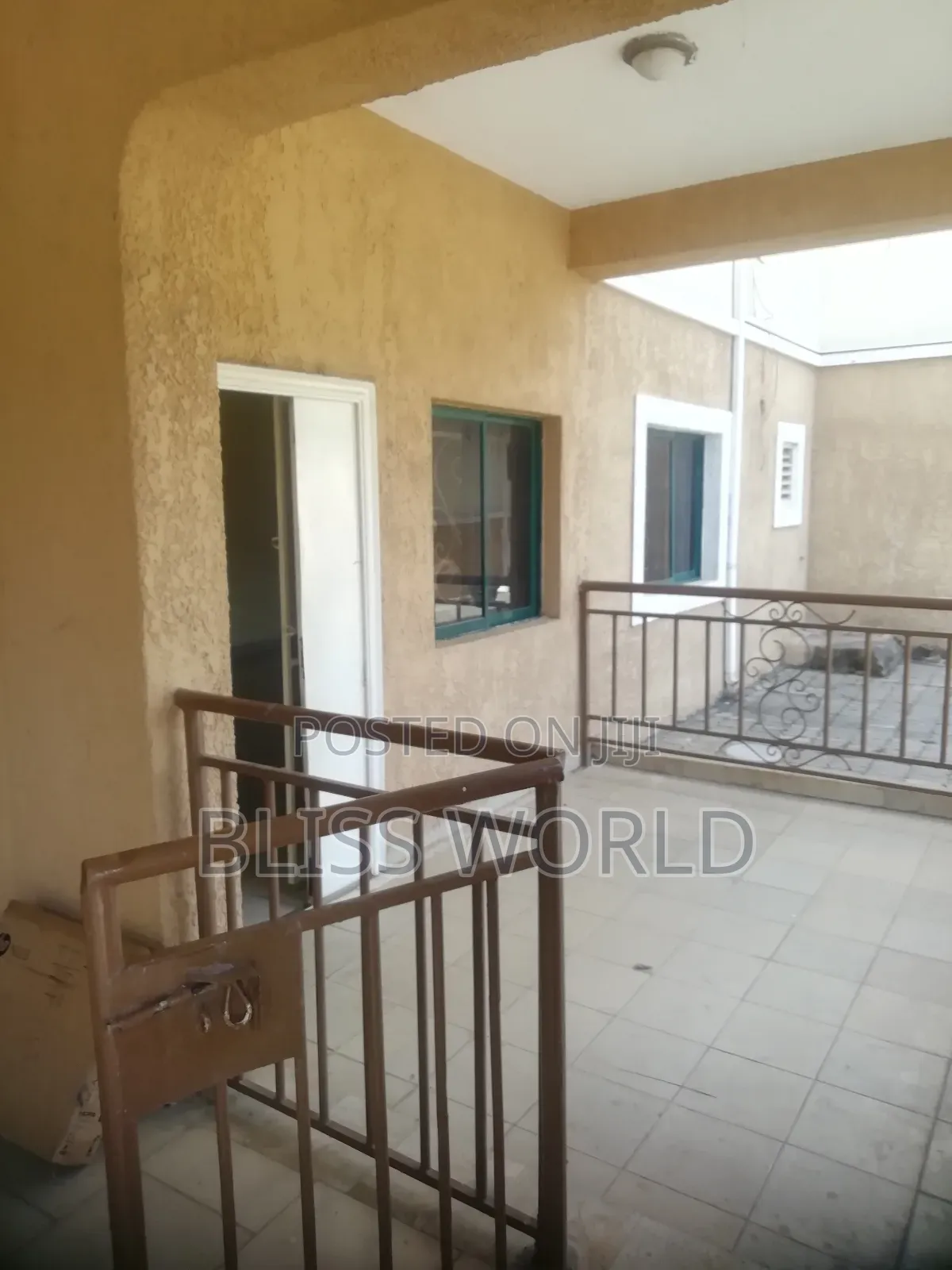 2bdrm Block of Flats in Utako for sale