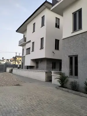 4bdrm House in Lekki for sale