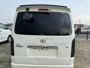 Toyota HiAce 2012 White