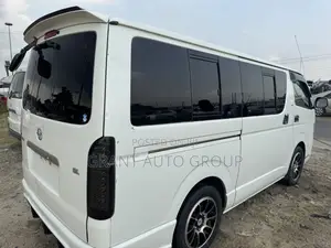 Toyota HiAce 2012 White