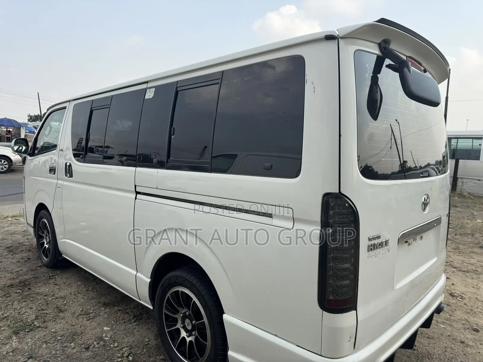 Toyota HiAce 2012 White