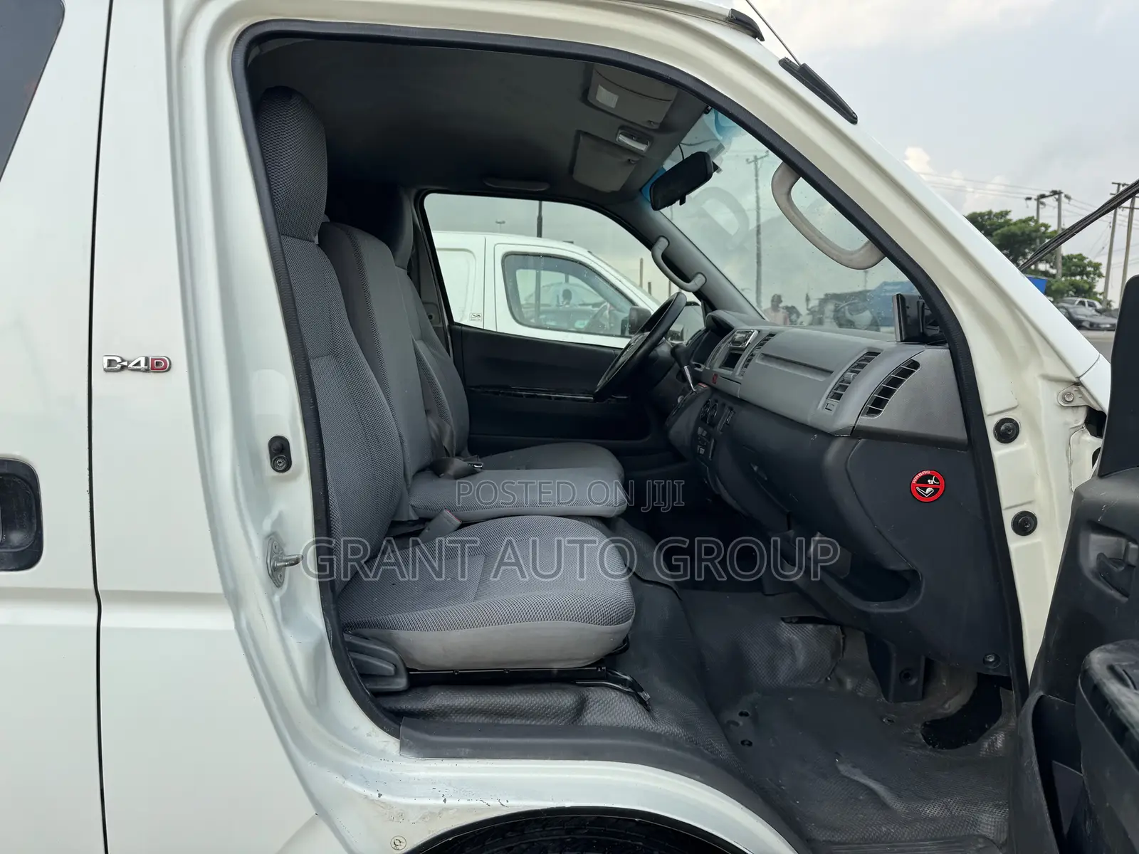 Toyota HiAce 2012 White