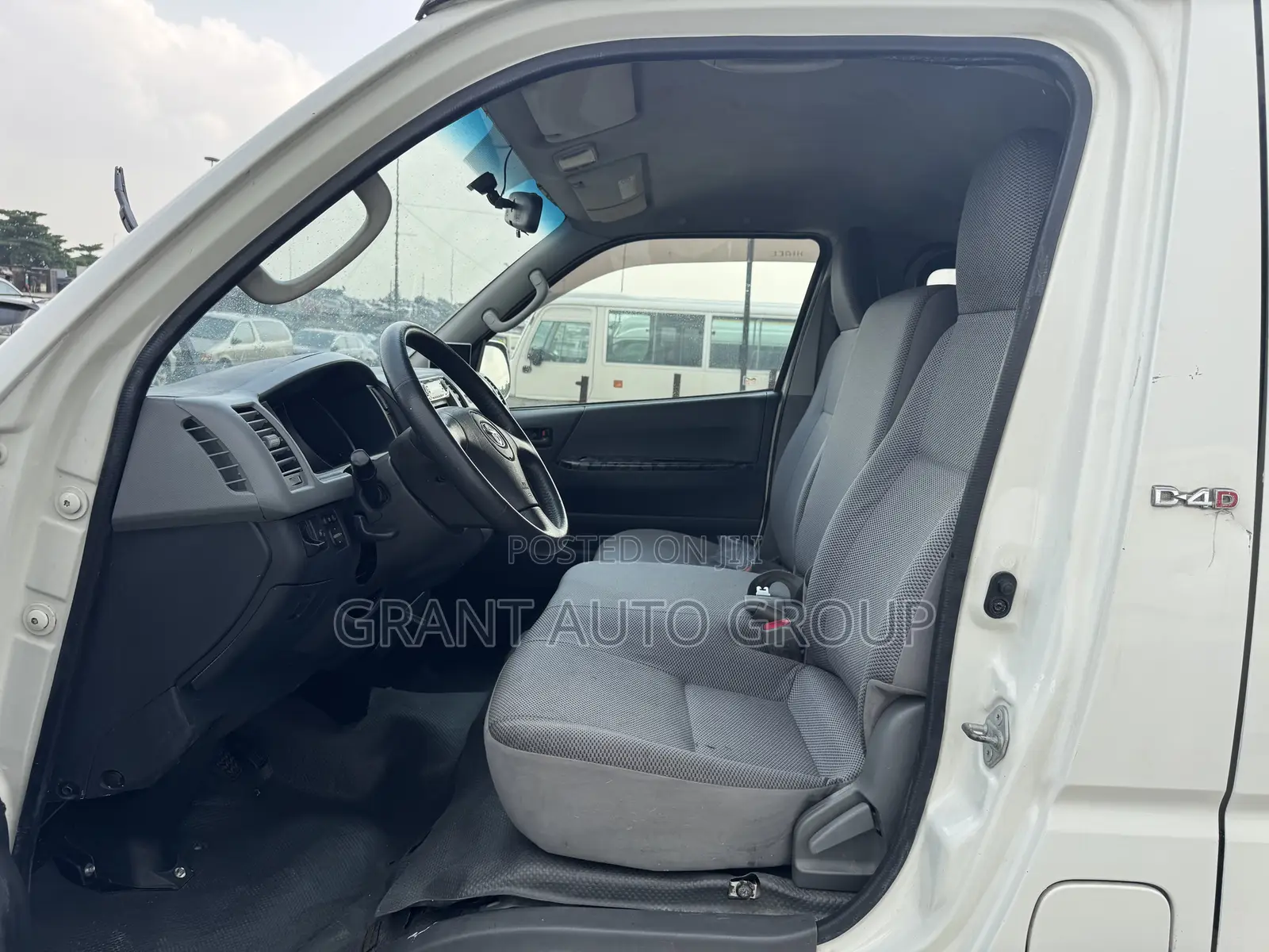 Toyota HiAce 2012 White