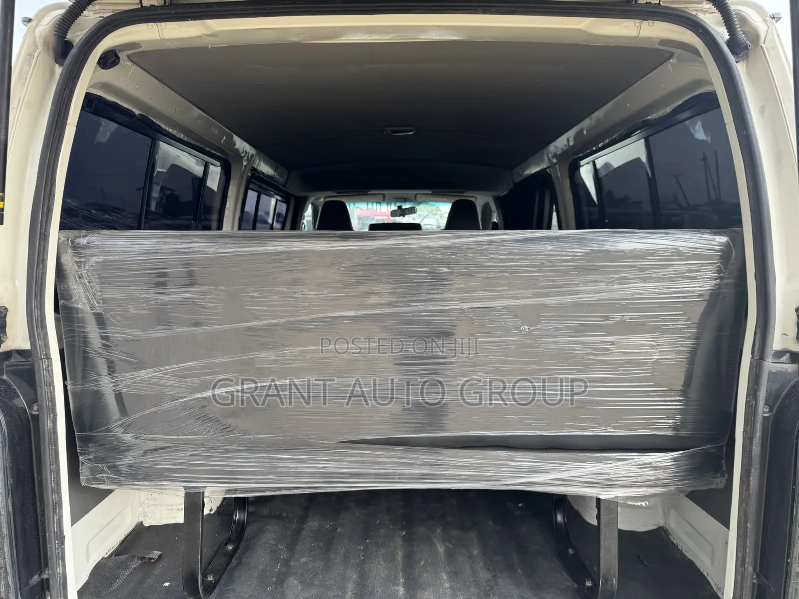 Toyota HiAce 2012 White