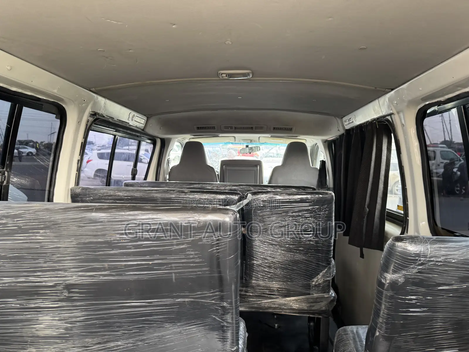Toyota HiAce 2012 White