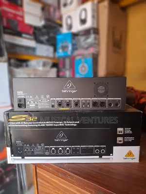 S 32 Behringer Preamp Mixer