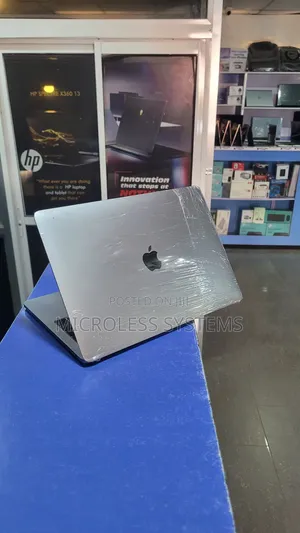 Laptop Apple MacBook Pro 2017 8GB Intel Core I5 SSD 512GB