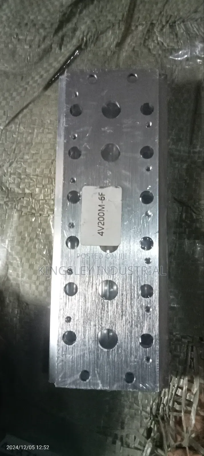 Valve Base 4v200-6f