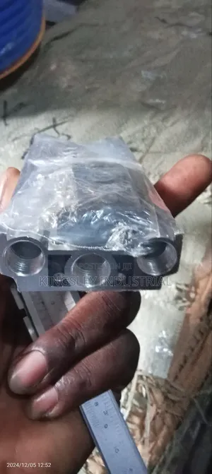 Valve Base 4v200-6f