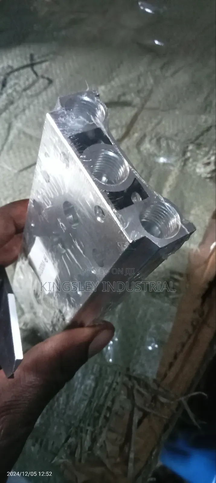 Valve Base 4v200-6f