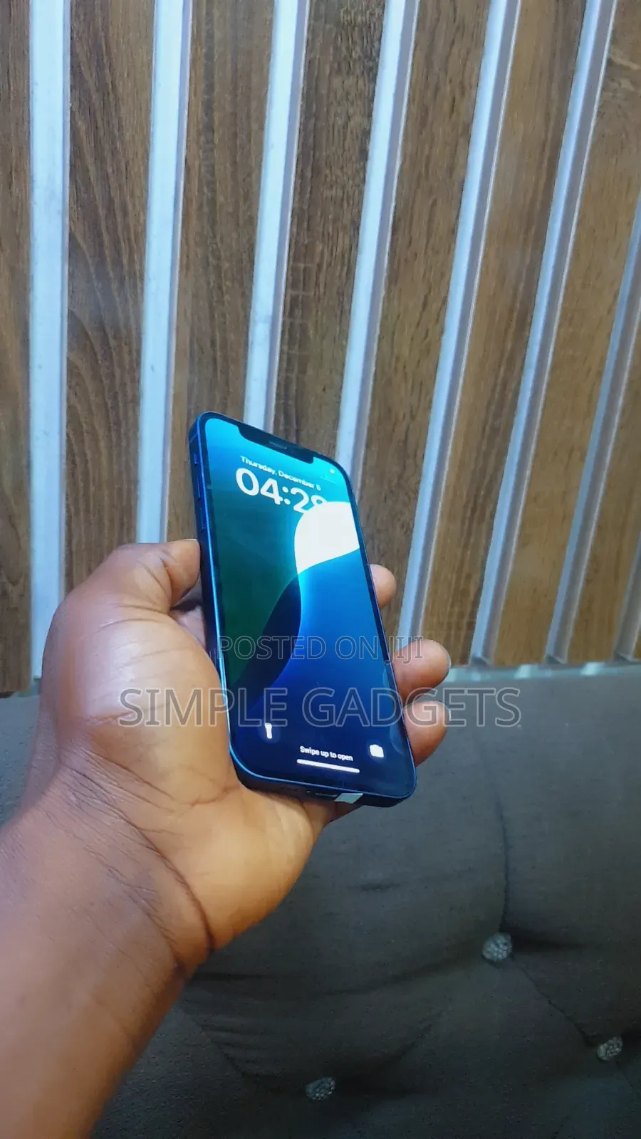 New Apple iPhone 12 64 GB Blue