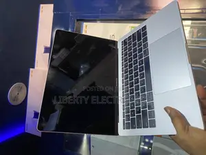 Laptop Apple MacBook Pro 2017 8GB Intel Core I5 SSD 256GB