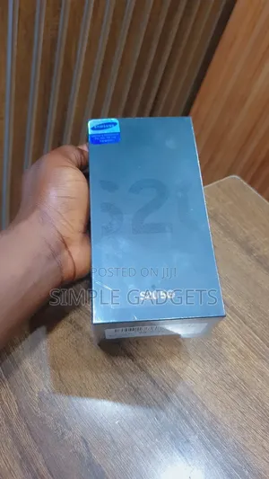 New Samsung Galaxy S20 128 GB Black