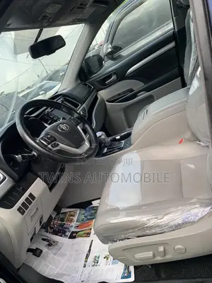 Toyota Highlander XLE 4dr SUV AWD (3.5L 6cyl 6A) 2015 Blue