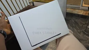 New Laptop Apple MacBook Air 2024 M3 16GB Apple M3 SSD 256GB