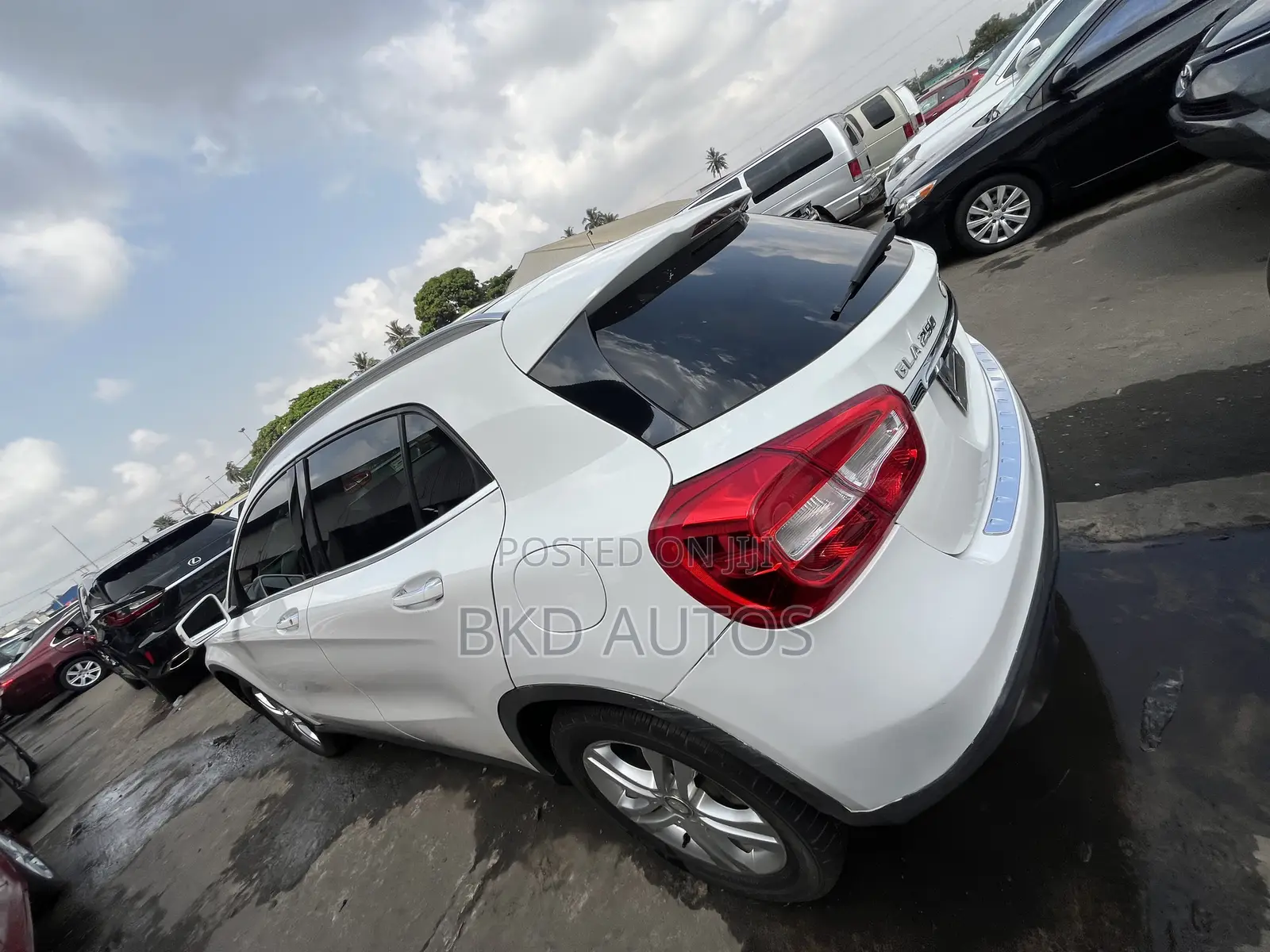 Mercedes-Benz GLA-Class 2019 White