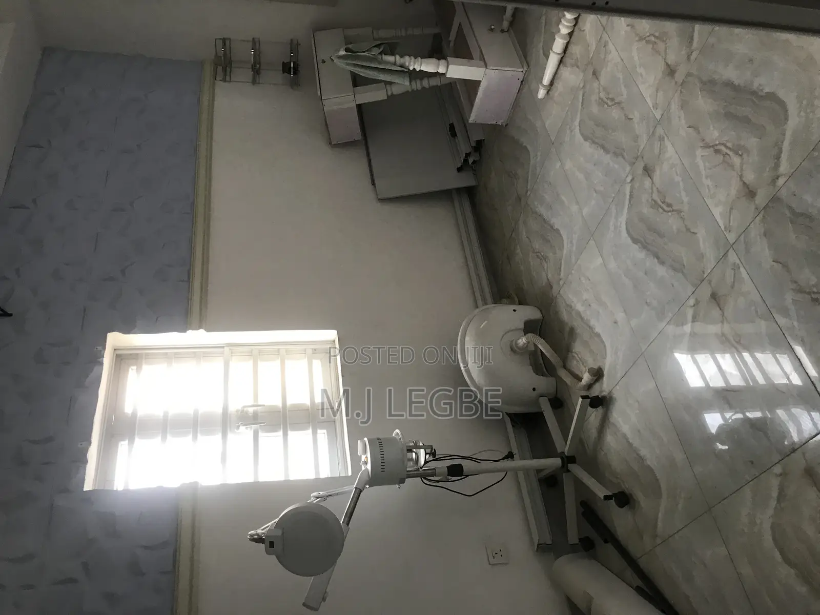 Office Space Available Facing Lekki Epe Expressway, Back Unit