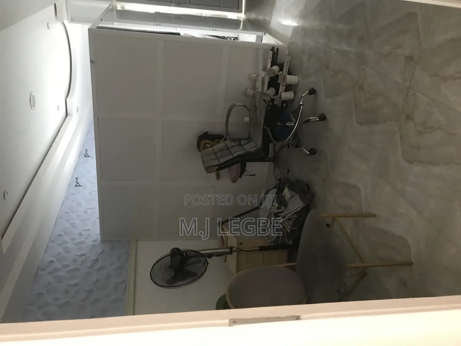 Office Space Available Facing Lekki Epe Expressway, Back Unit
