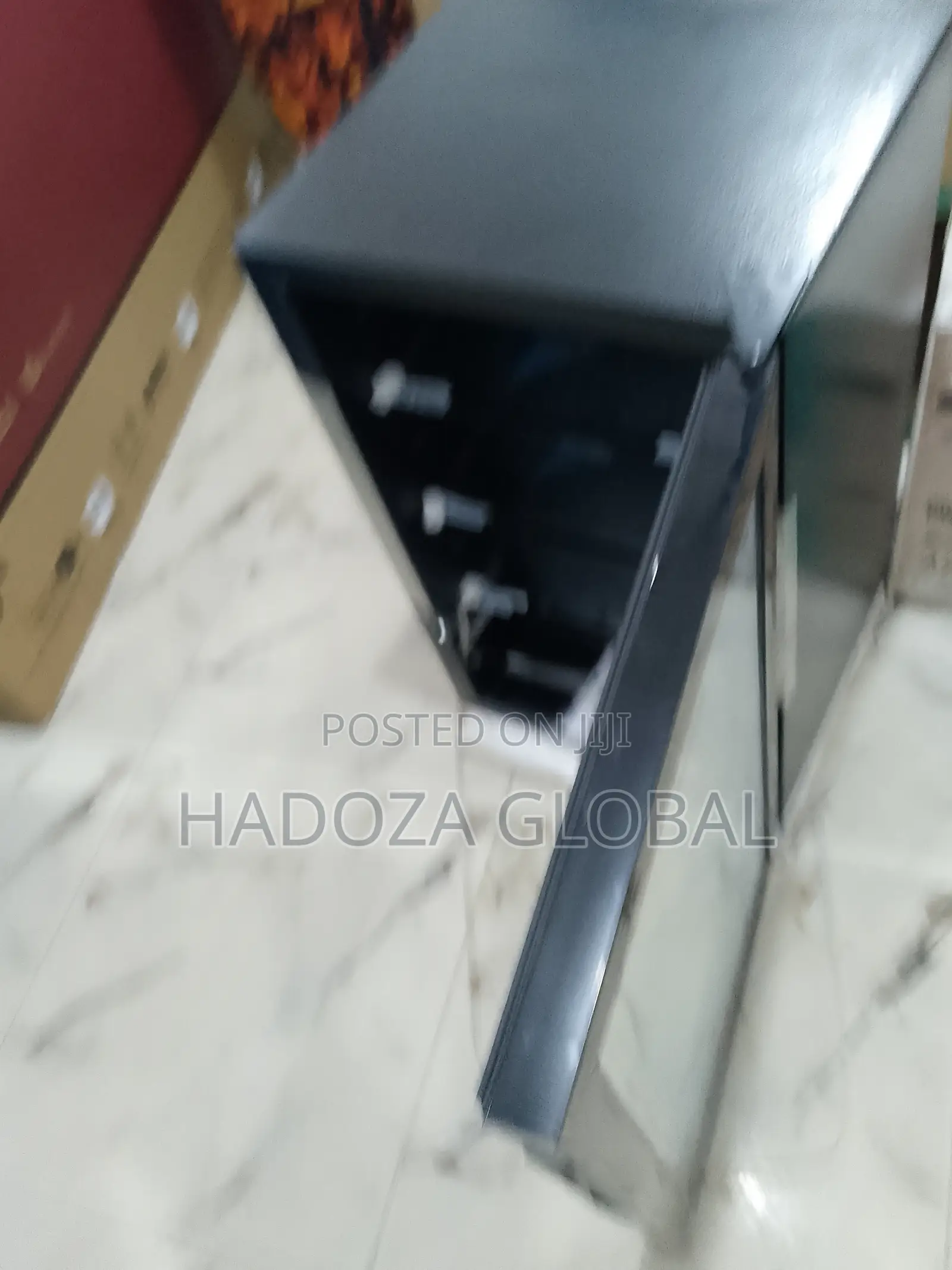 Very-sleek Hisense Beverage Chiller