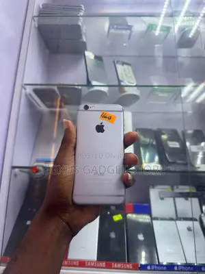 Apple iPhone 6 16 GB Silver