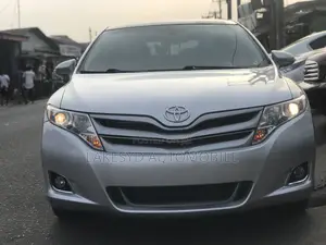 Photo - Toyota Venza 2014 Silver