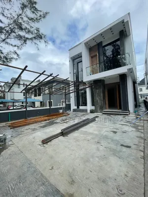 5bdrm Duplex in Ikota for sale