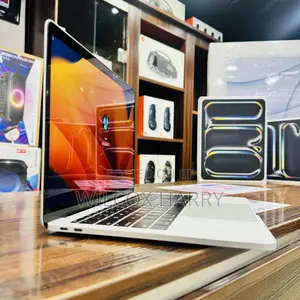 Laptop Apple MacBook Pro 2017 8GB Intel Core I5 SSD 256GB