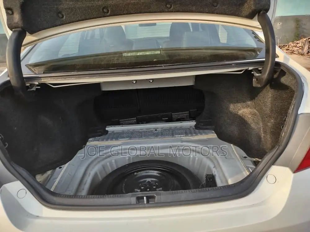 Toyota Camry 2015 White