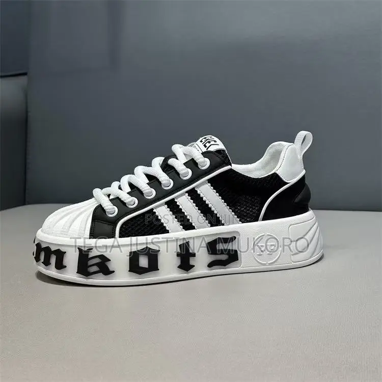 High Quality Sneakers