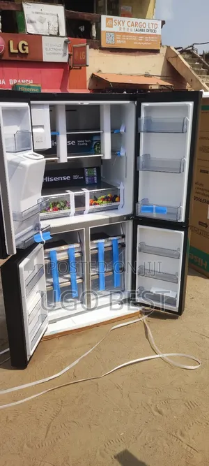 Hisense 4 Doors Fridge With Ice Cube and Water Dispenser