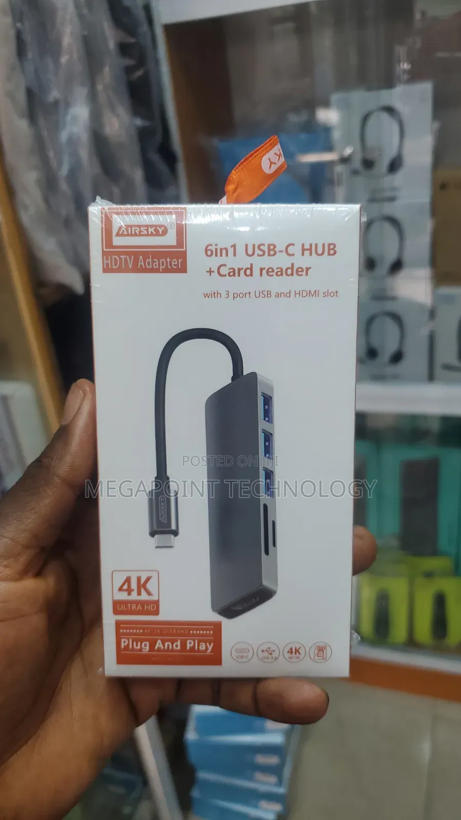 6 in 1 Type C Hub With Card Reader