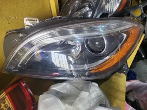 ML350 2014 Driver Side Headlight