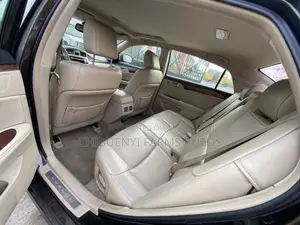 Toyota Avalon Base Seban FWD (3.5L 6cyl 6A) 2011 Brown